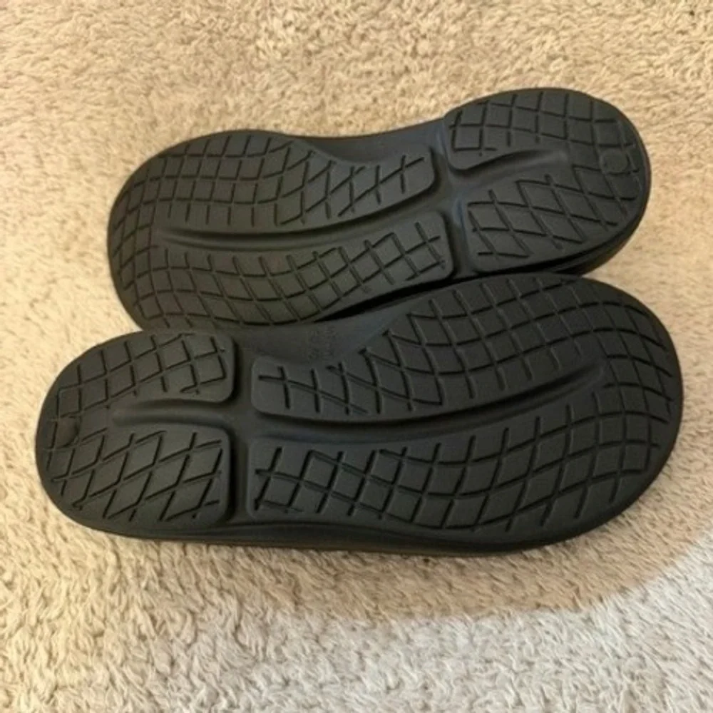 OOFOS OOahh Slide Sandals Black Recovery Comfort Shoes Womens 9 Mens 7 EU 40 - Picture 7 of 9